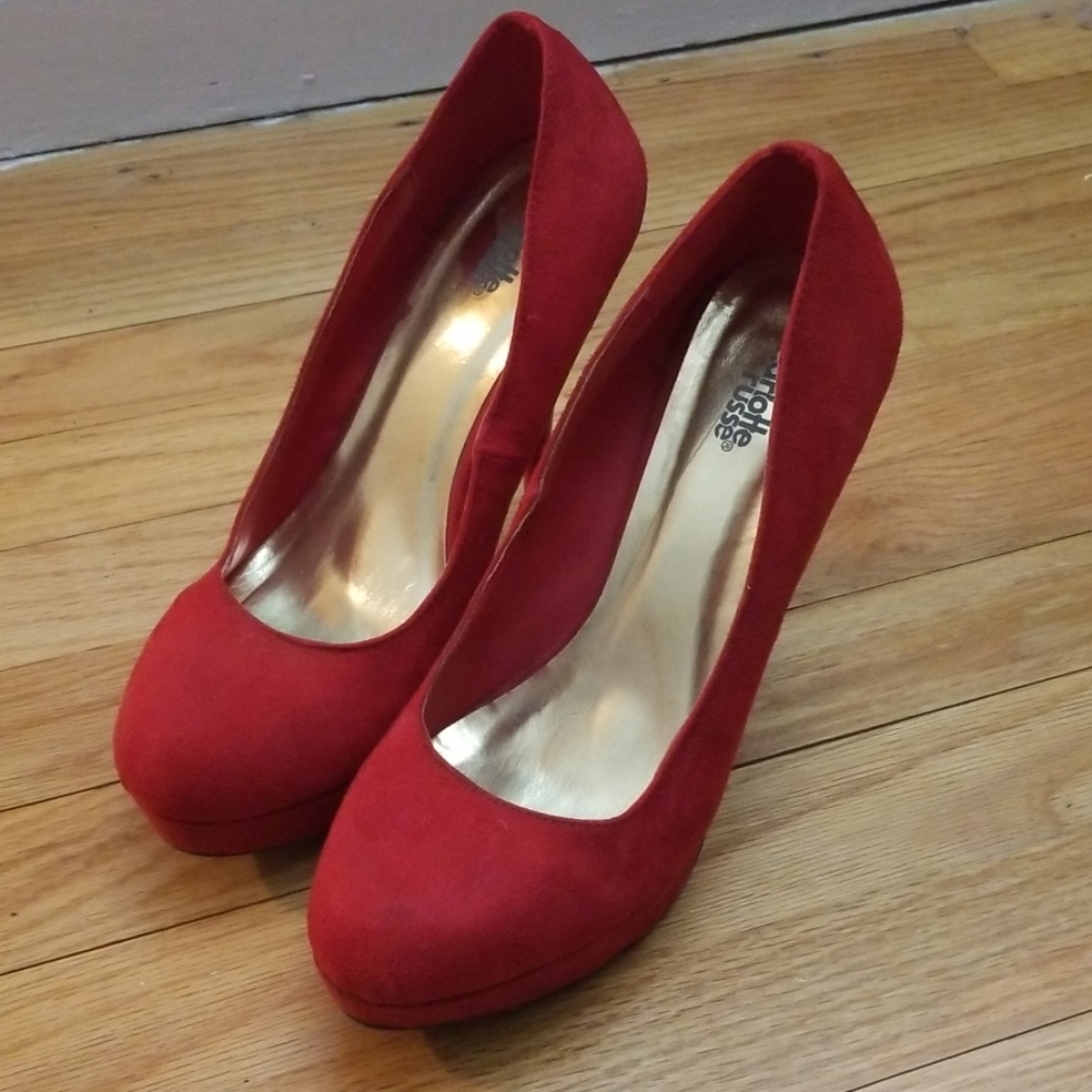 RED HOT heels